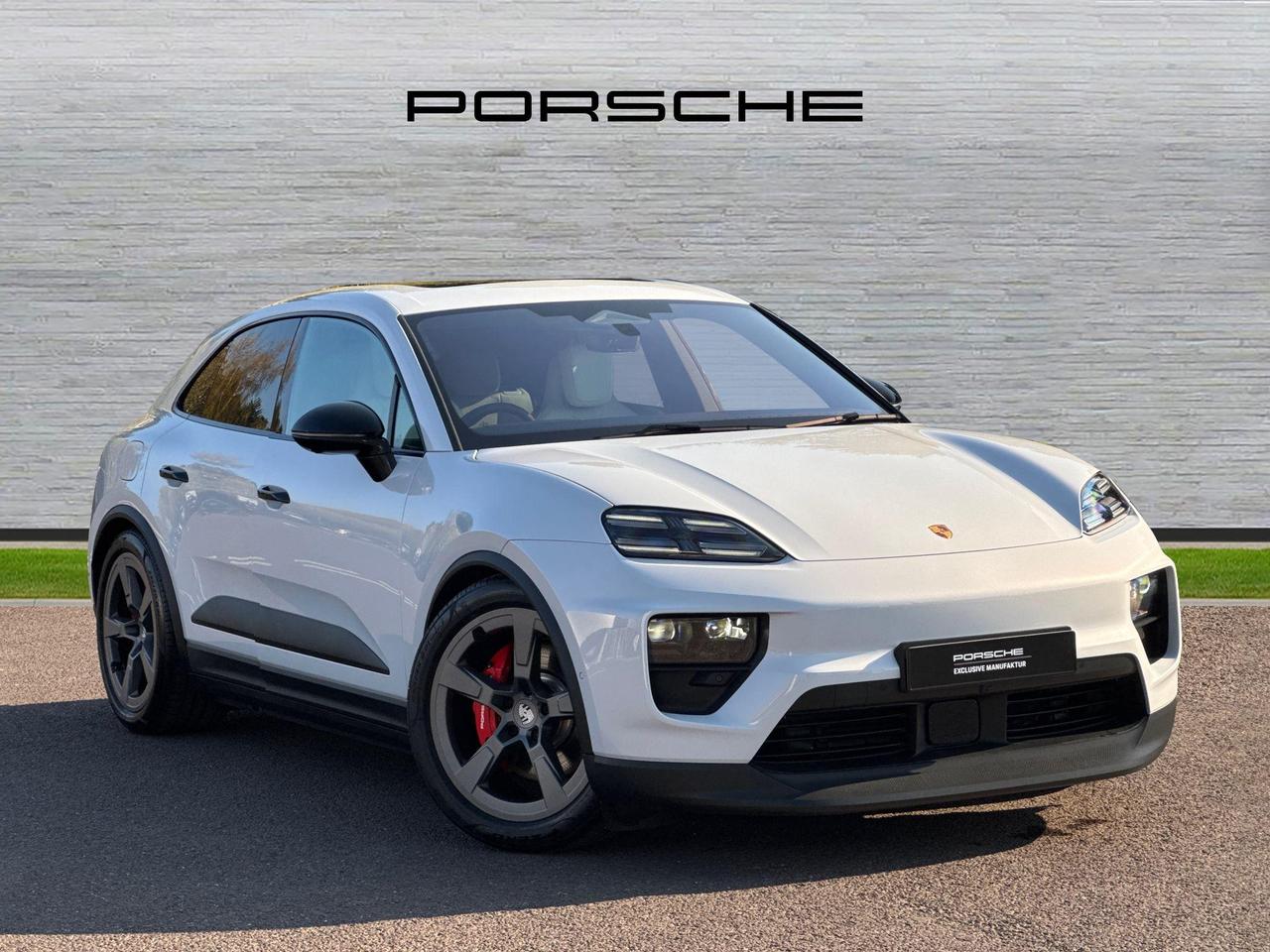 Main listing image - Porsche Macan