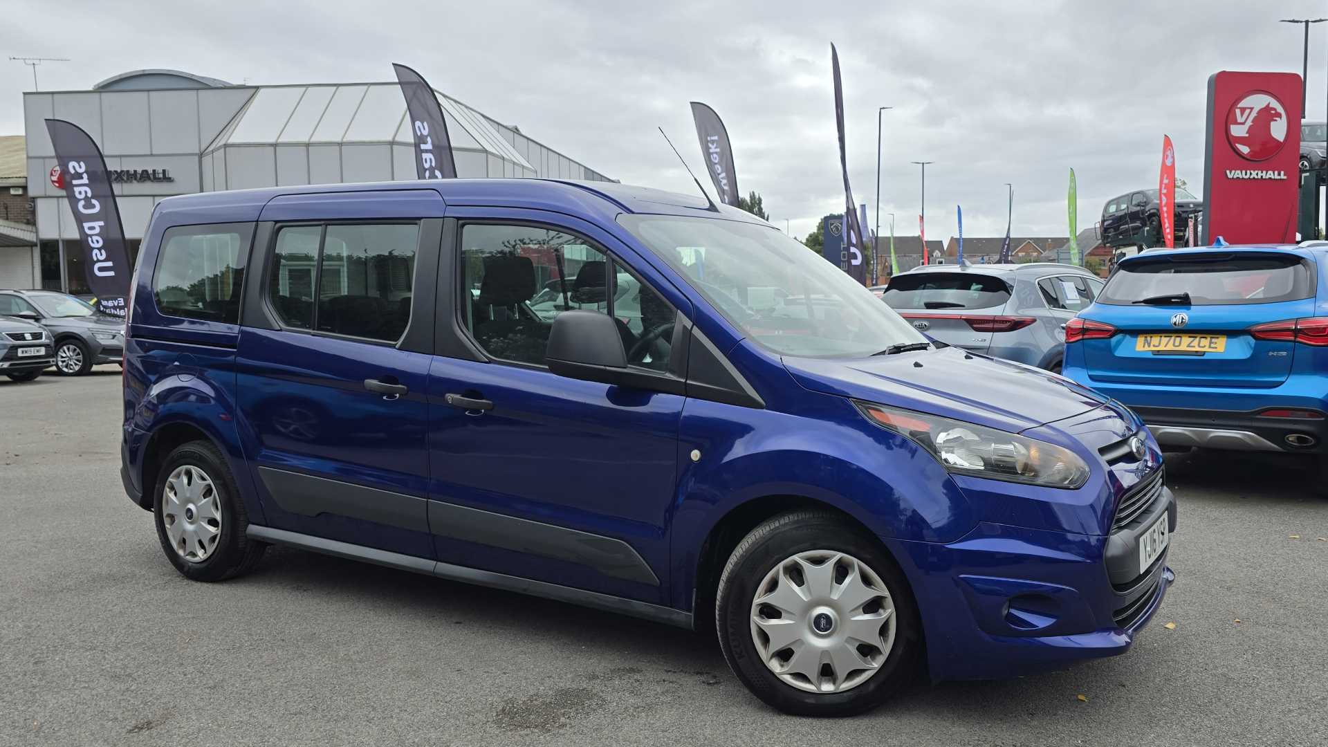 Main listing image - Ford Grand Tourneo Connect