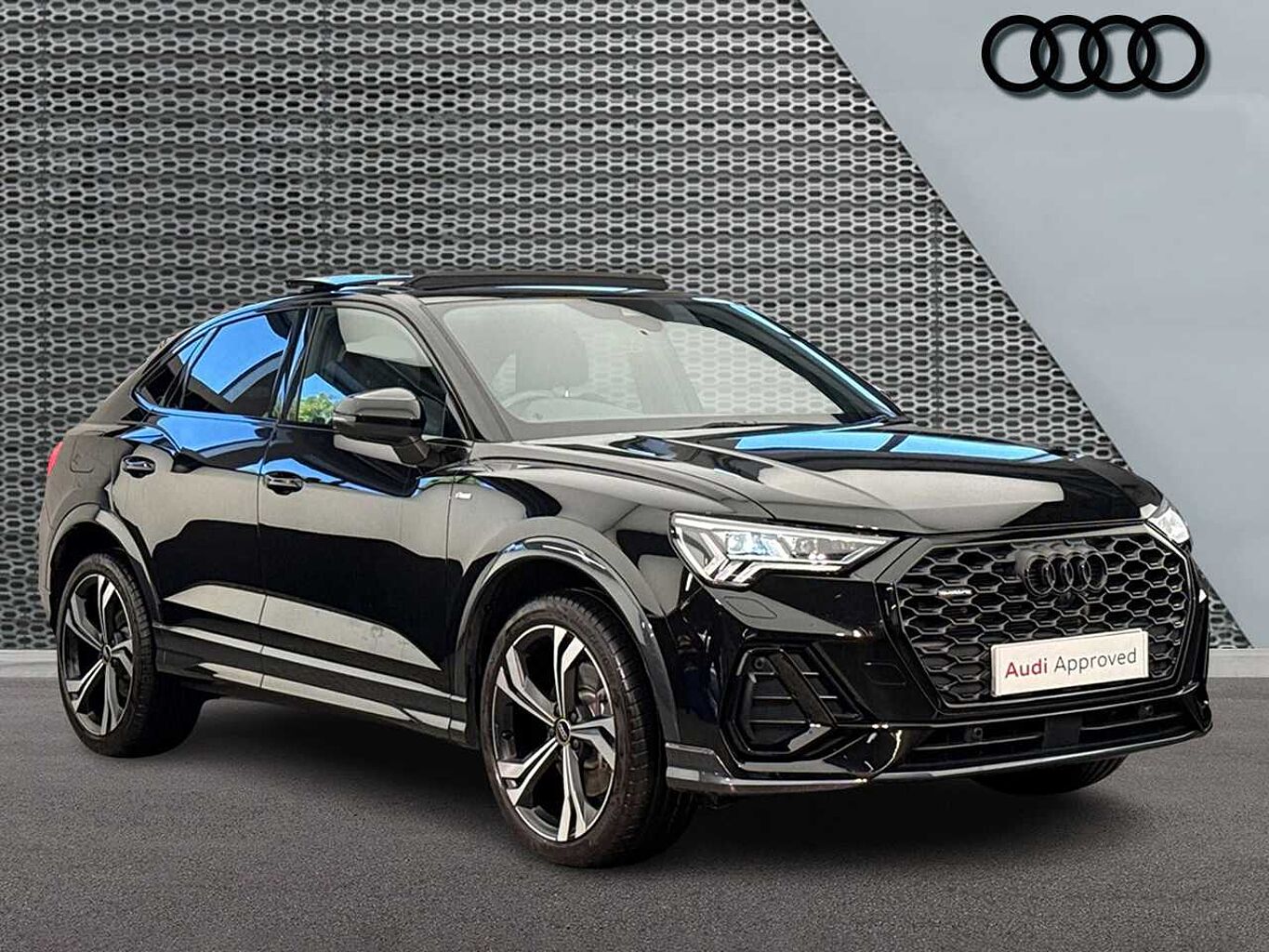 Main listing image - Audi Q3
