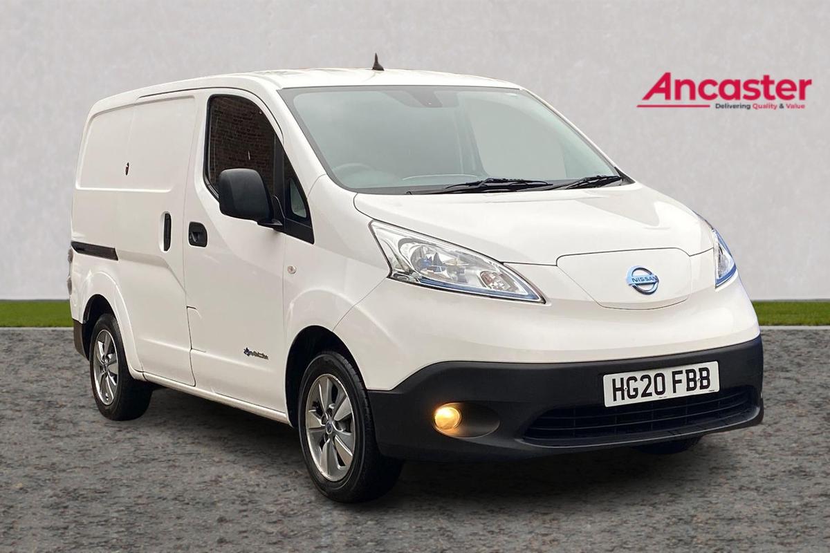 Main listing image - Nissan e-NV200