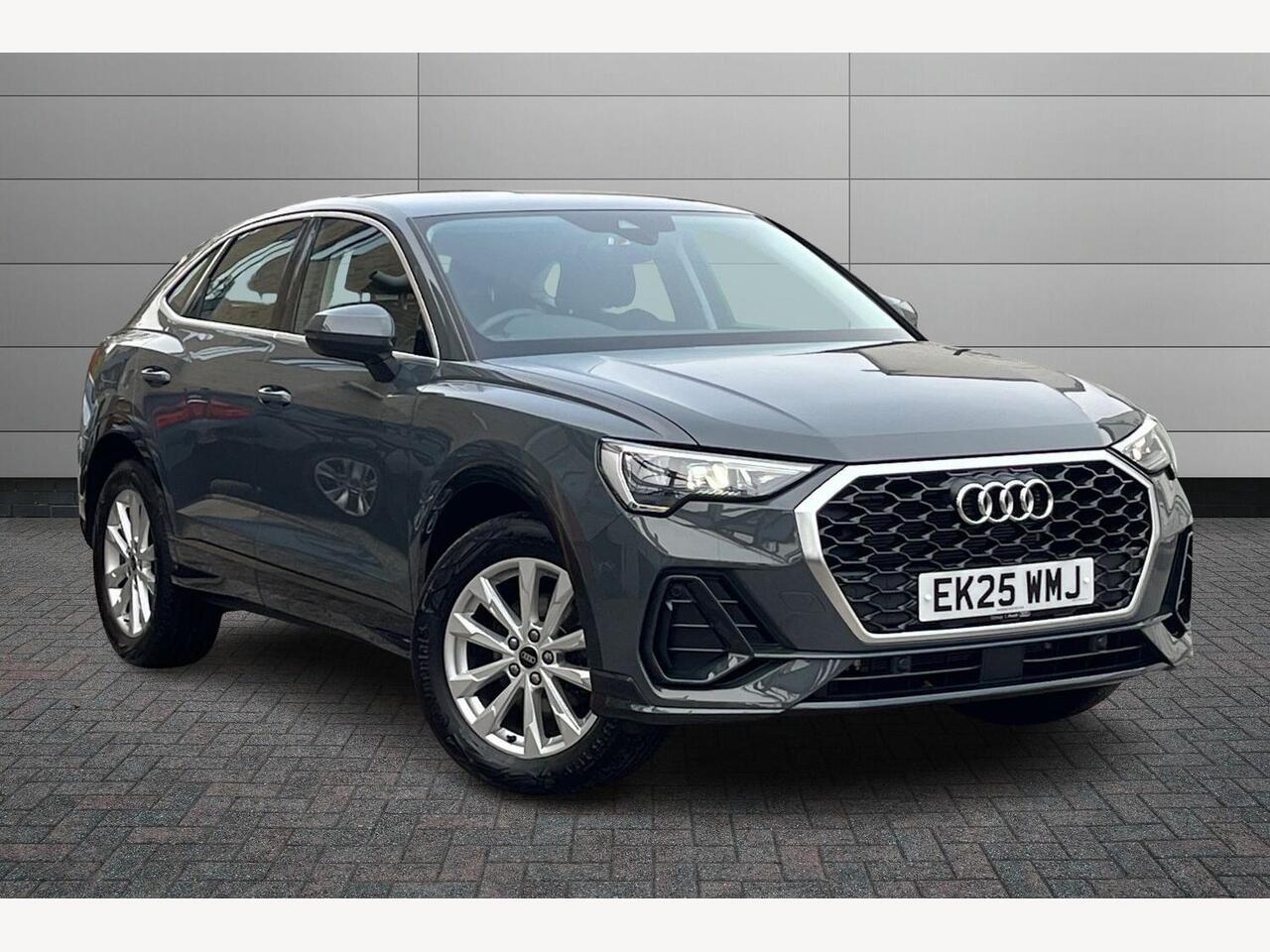 Main listing image - Audi Q3