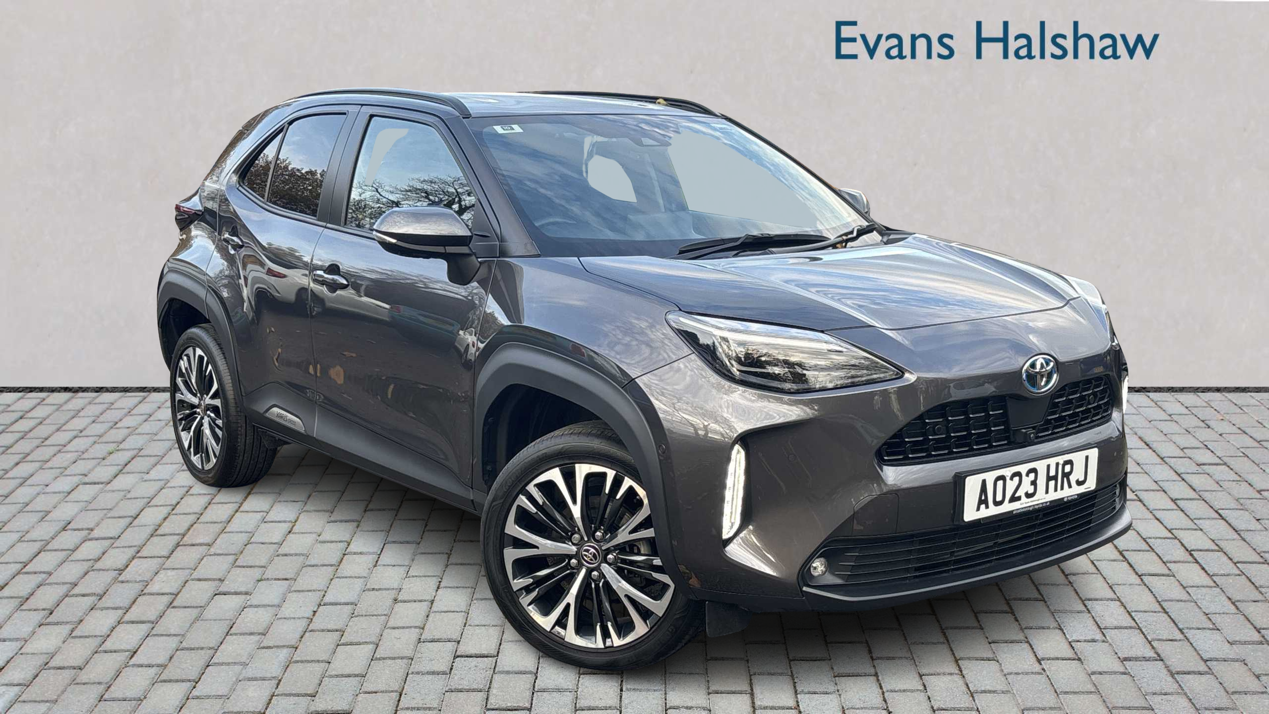 Main listing image - Toyota Yaris Cross