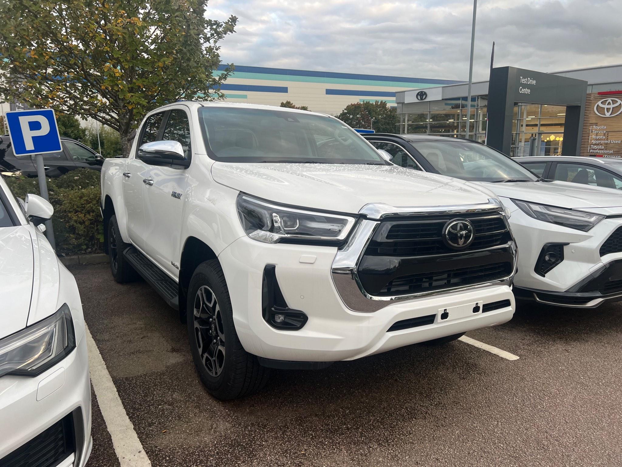 Main listing image - Toyota Hilux