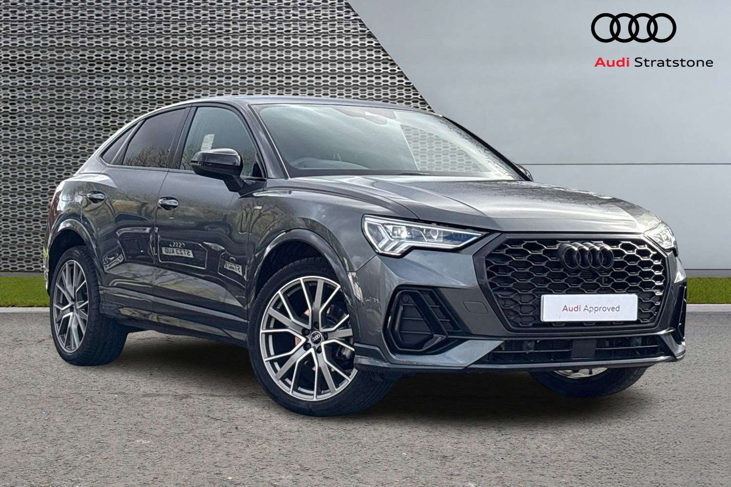 Main listing image - Audi Q3