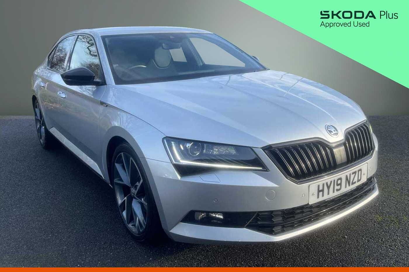 Main listing image - Skoda Superb