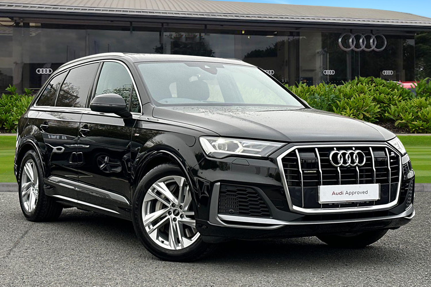 Main listing image - Audi Q7