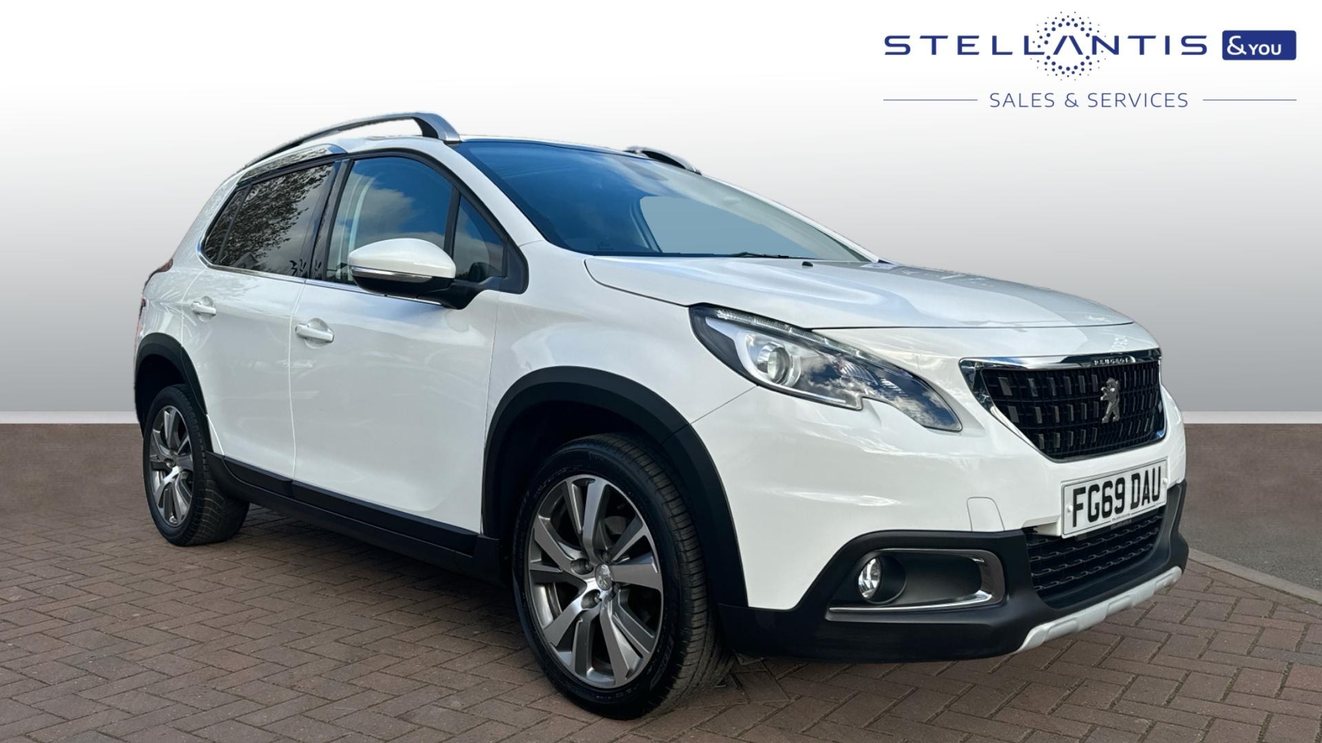 Main listing image - Peugeot 2008