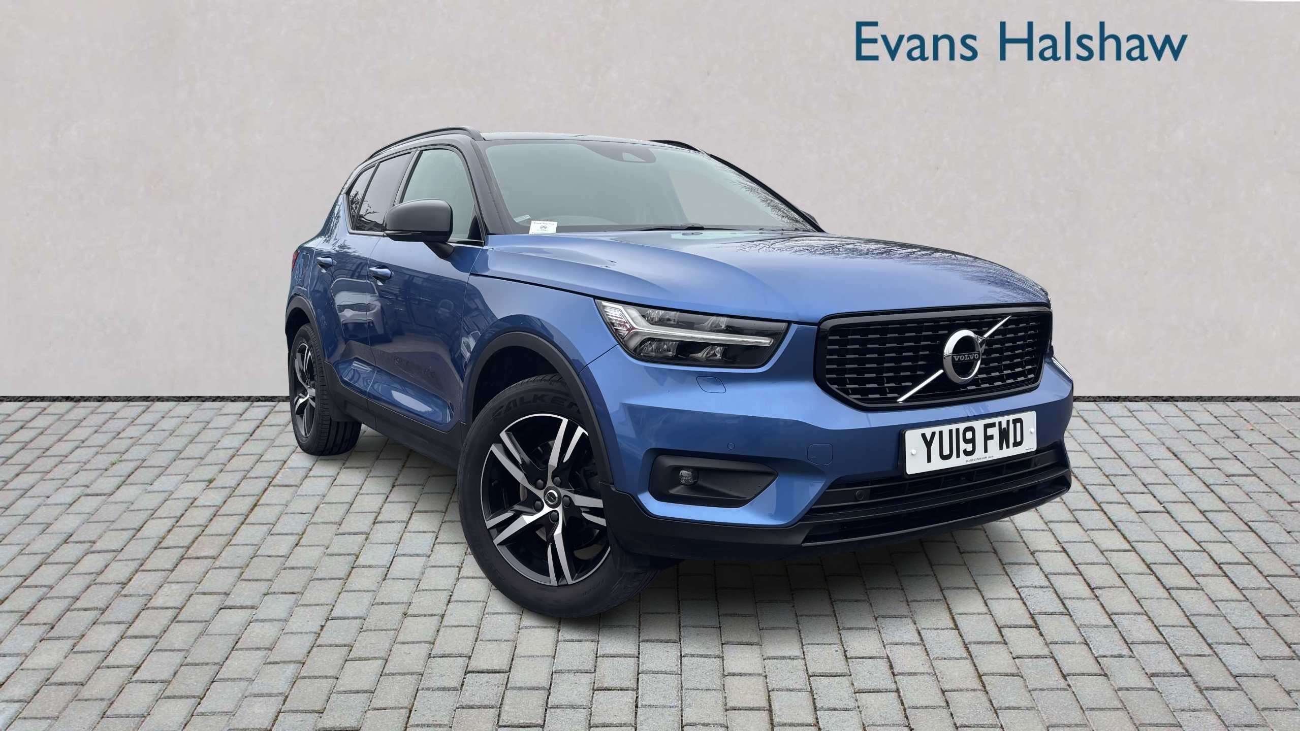 Main listing image - Volvo XC40