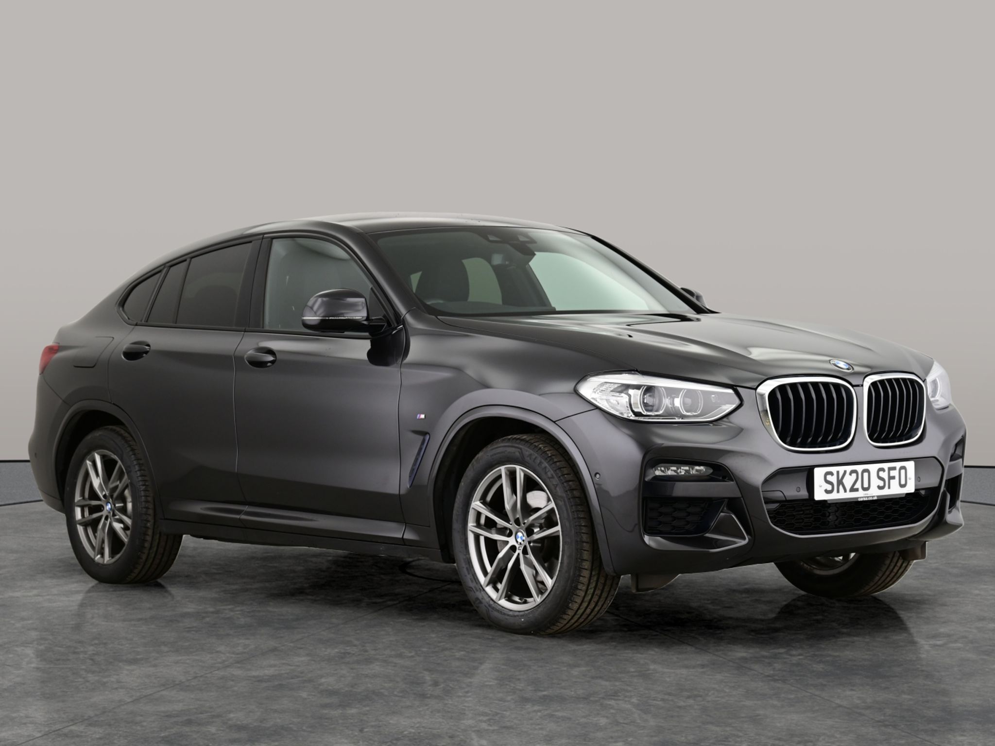 Main listing image - BMW X4