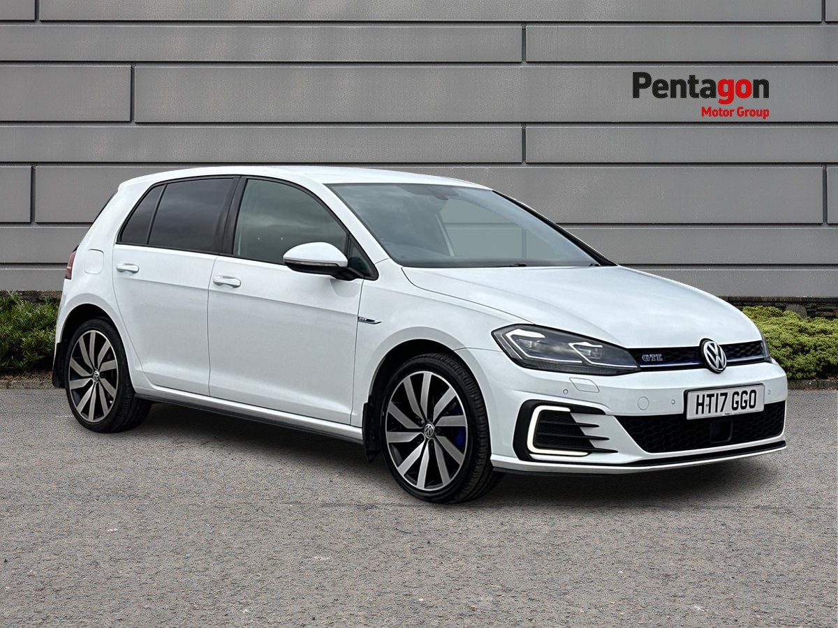 Main listing image - Volkswagen Golf GTE