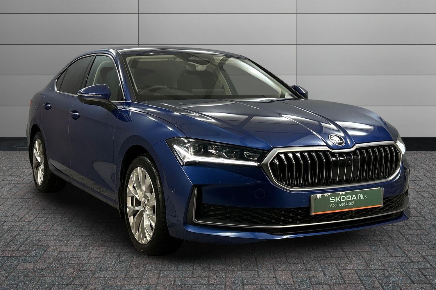Main listing image - Skoda Superb