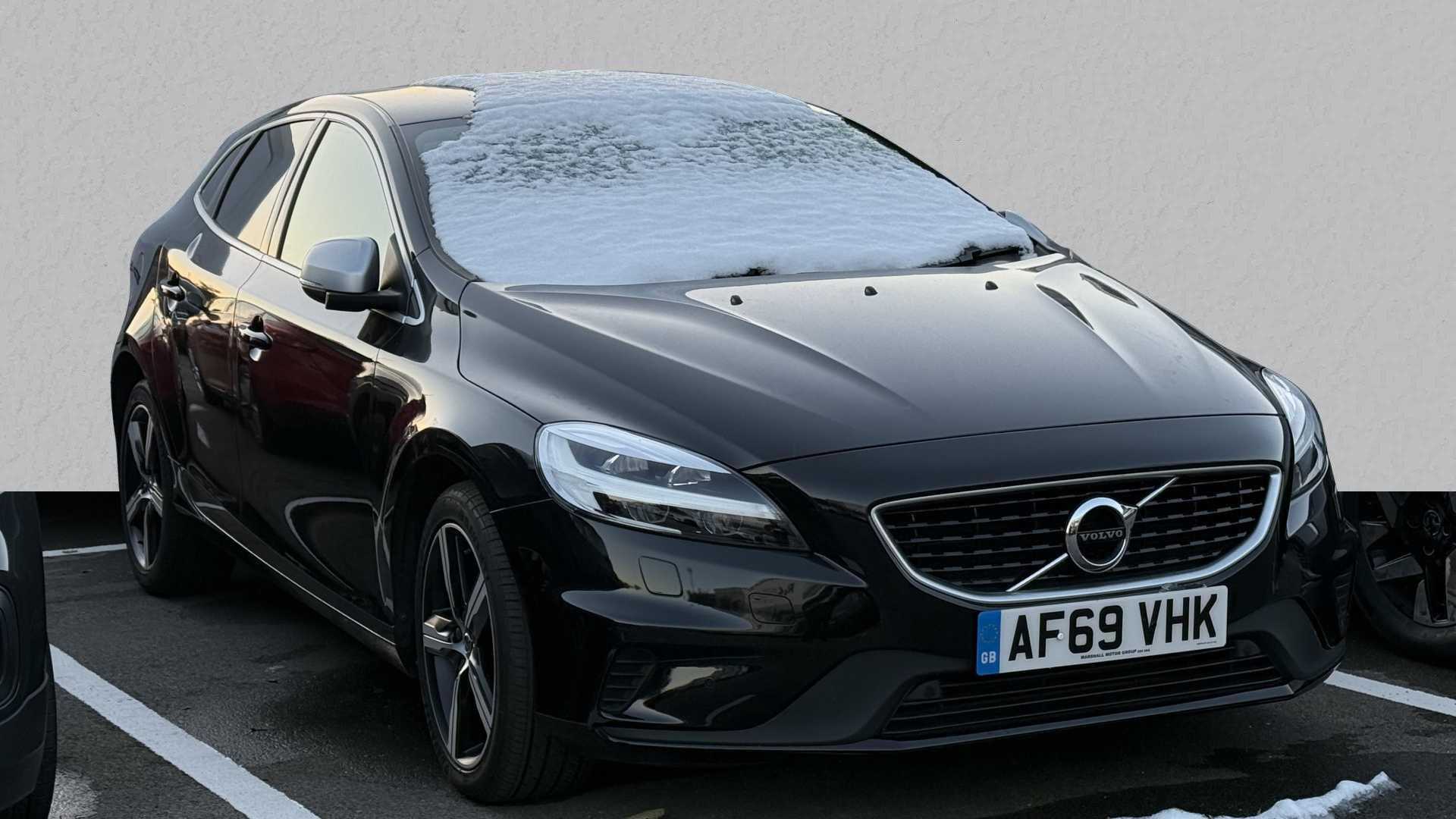 Main listing image - Volvo V40