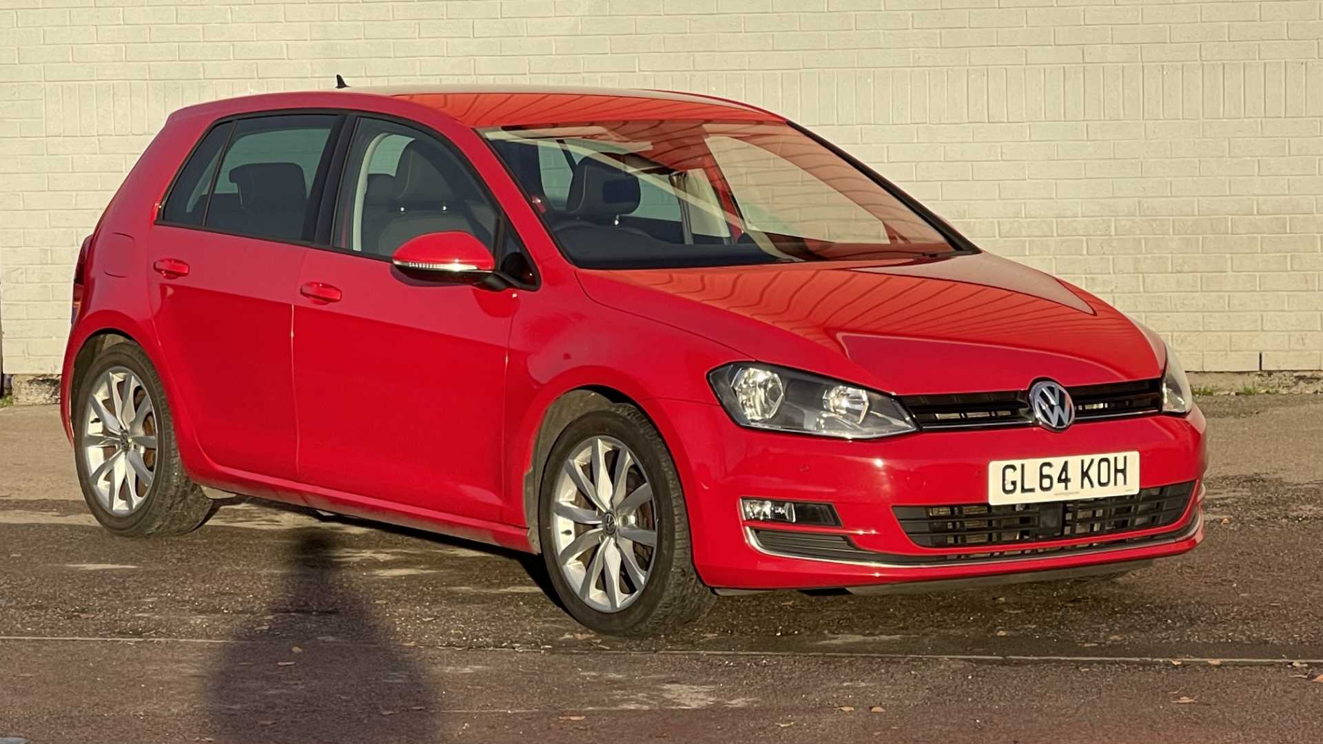 Main listing image - Volkswagen Golf