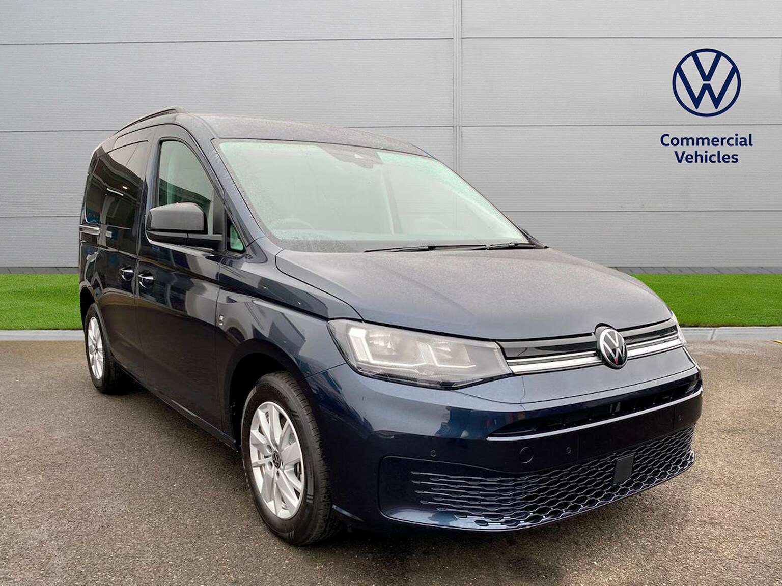 Main listing image - Volkswagen Caddy Life