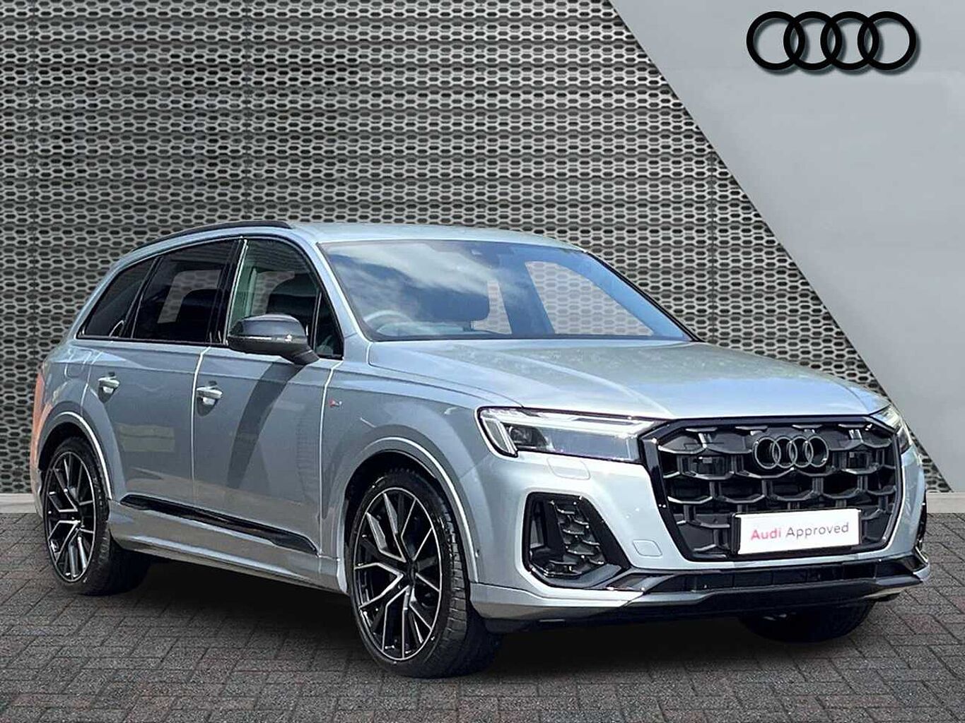 Main listing image - Audi Q7