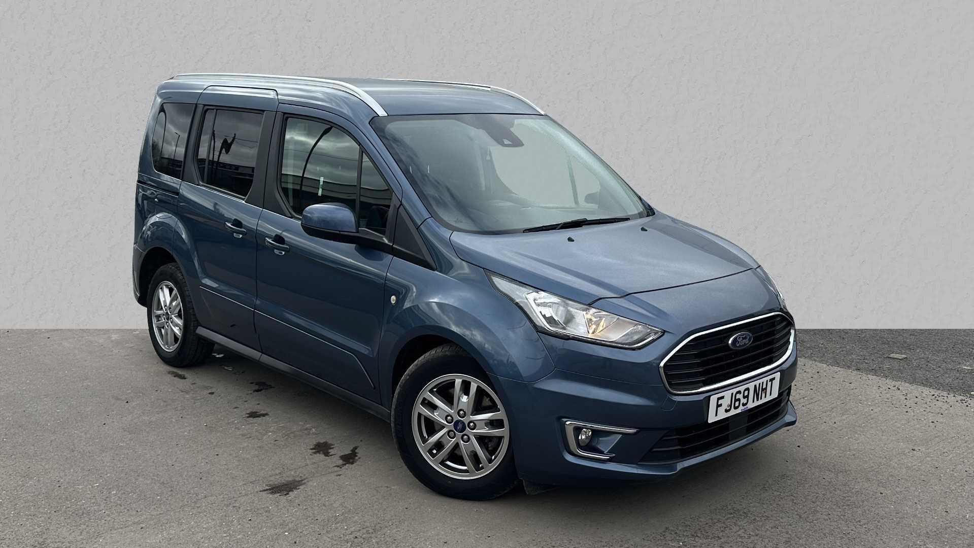 Main listing image - Ford Tourneo Connect