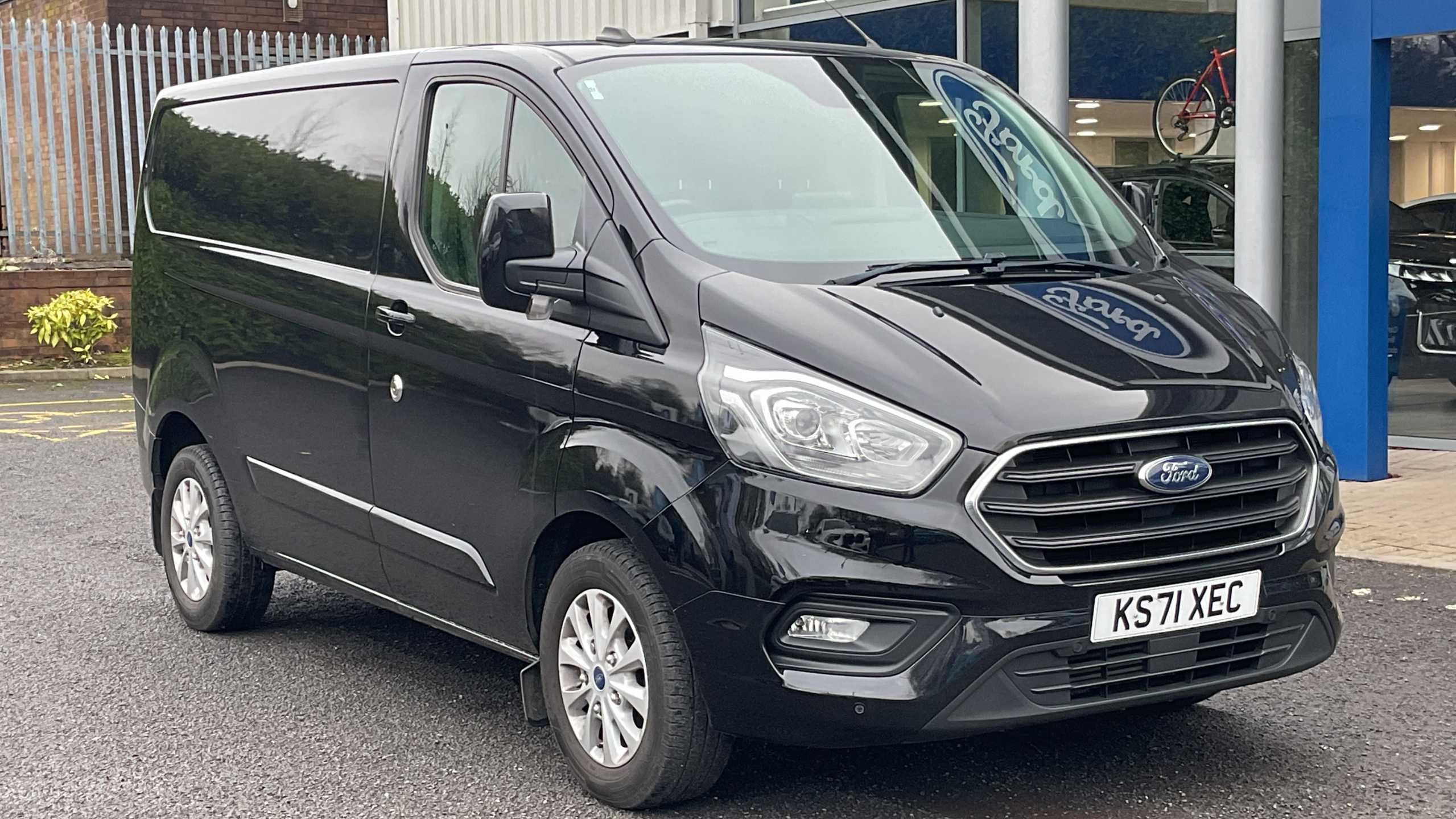 Main listing image - Ford Transit Custom