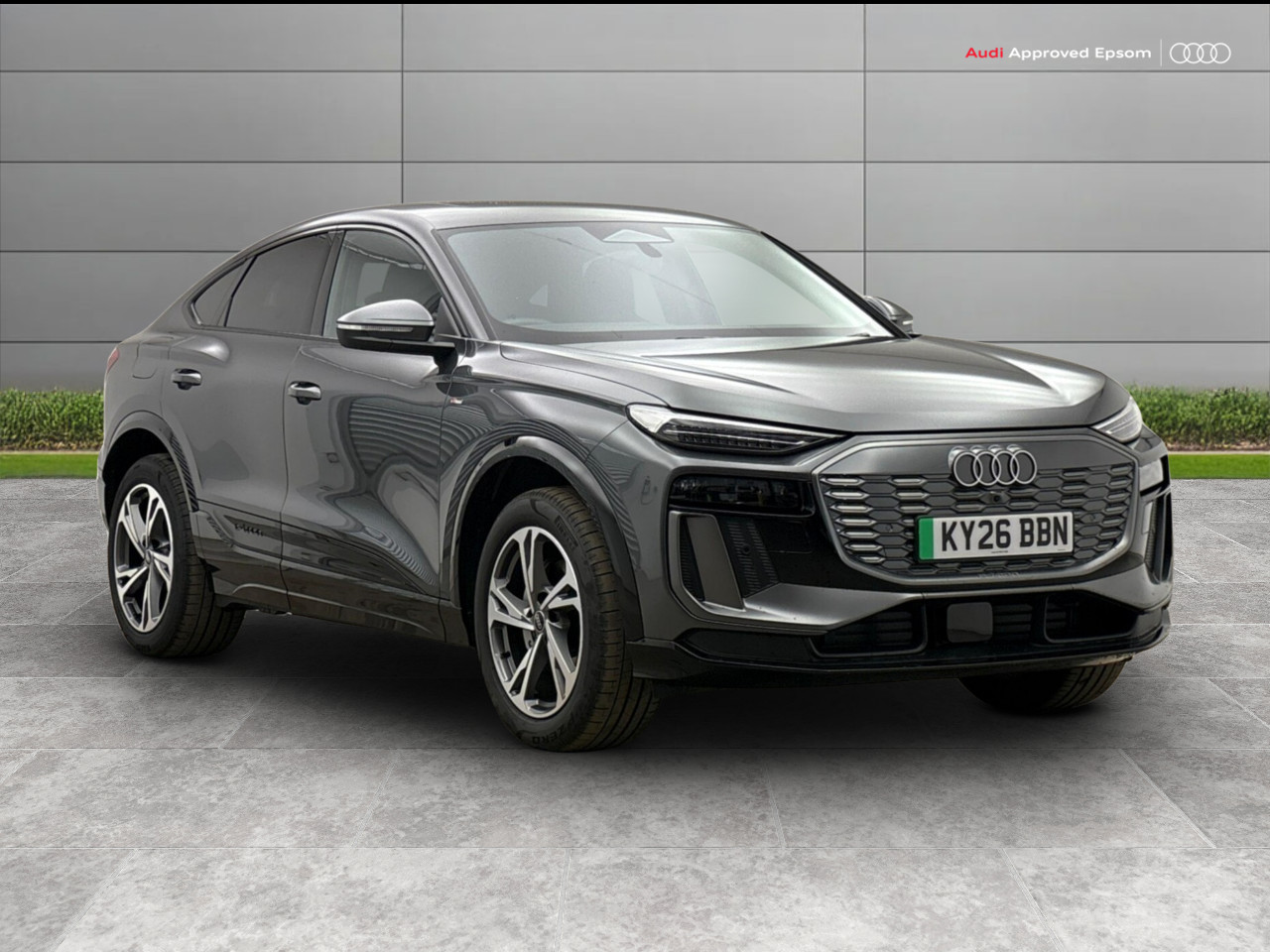 Main listing image - Audi Q6