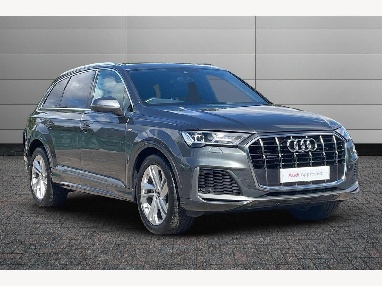 Main listing image - Audi Q7
