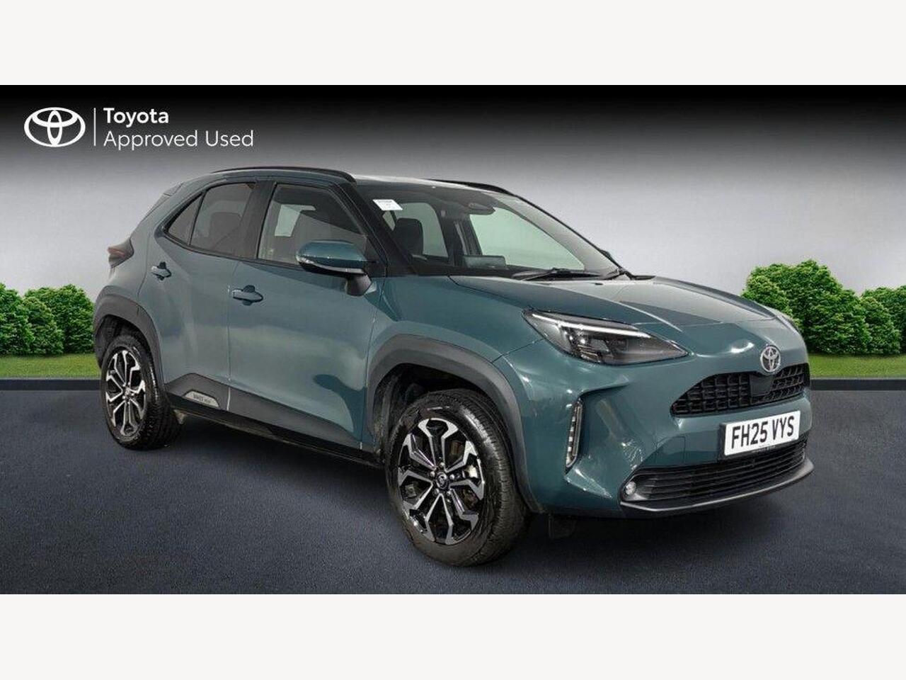 Main listing image - Toyota Yaris Cross
