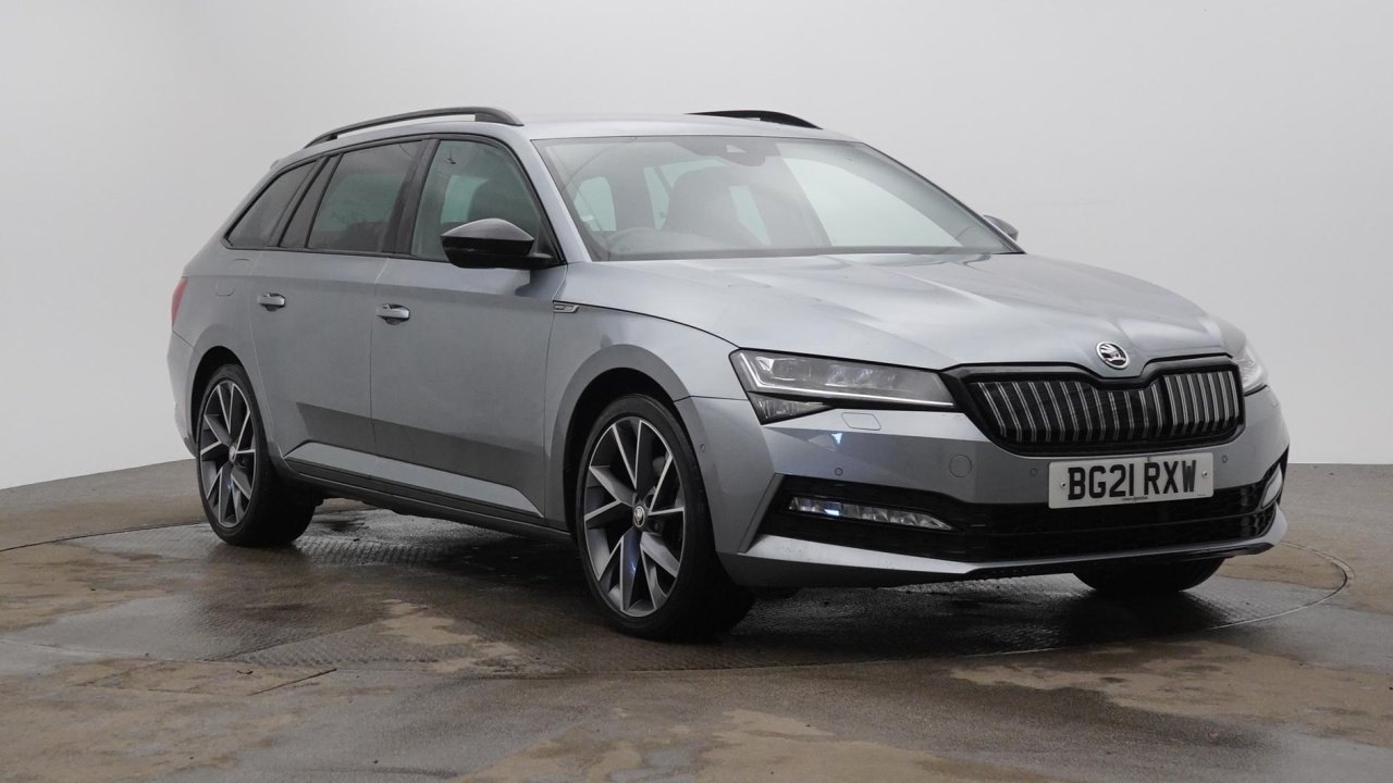 Main listing image - Skoda Superb Estate