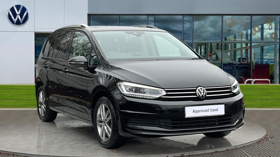 Main listing image - Volkswagen Touran