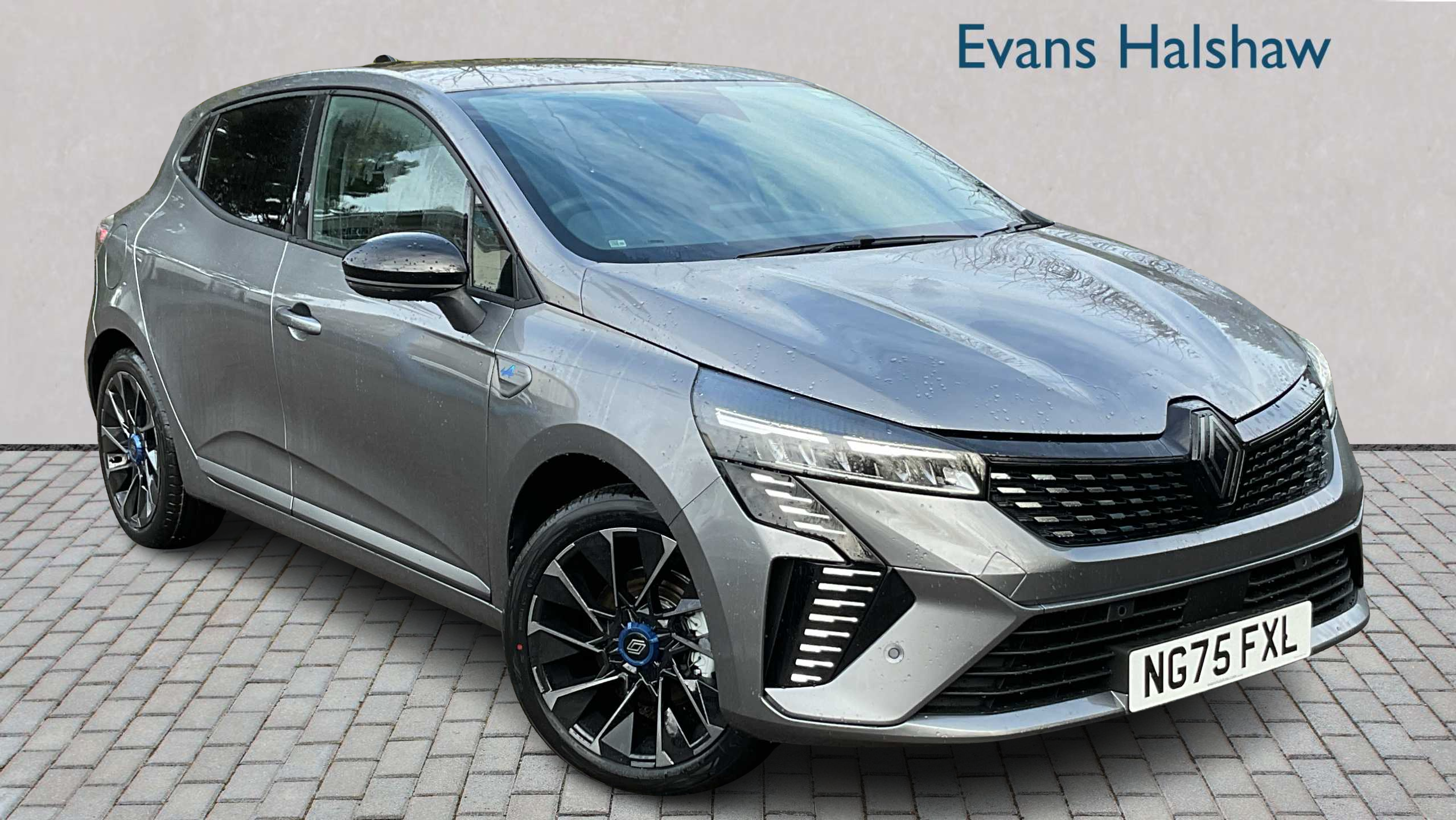 Main listing image - Renault Clio