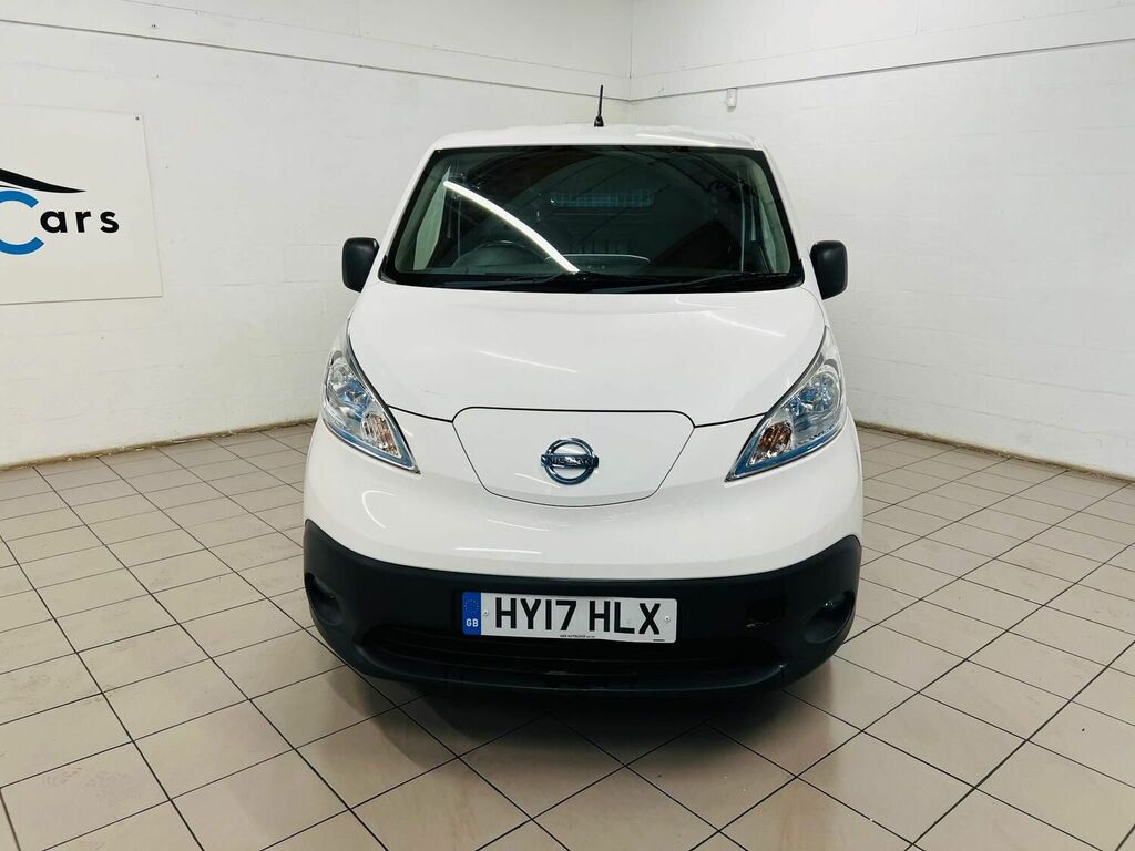 Main listing image - Nissan e-NV200