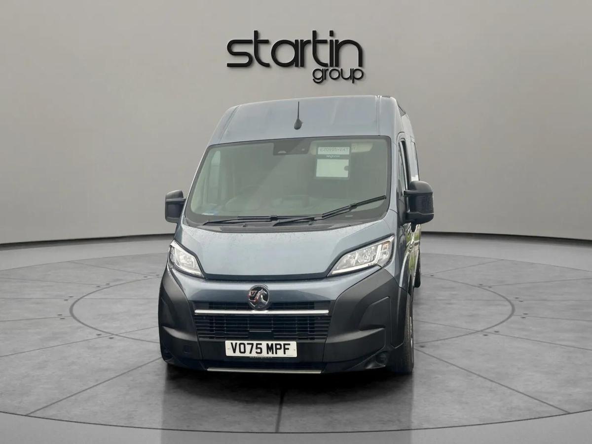Main listing image - Vauxhall Movano