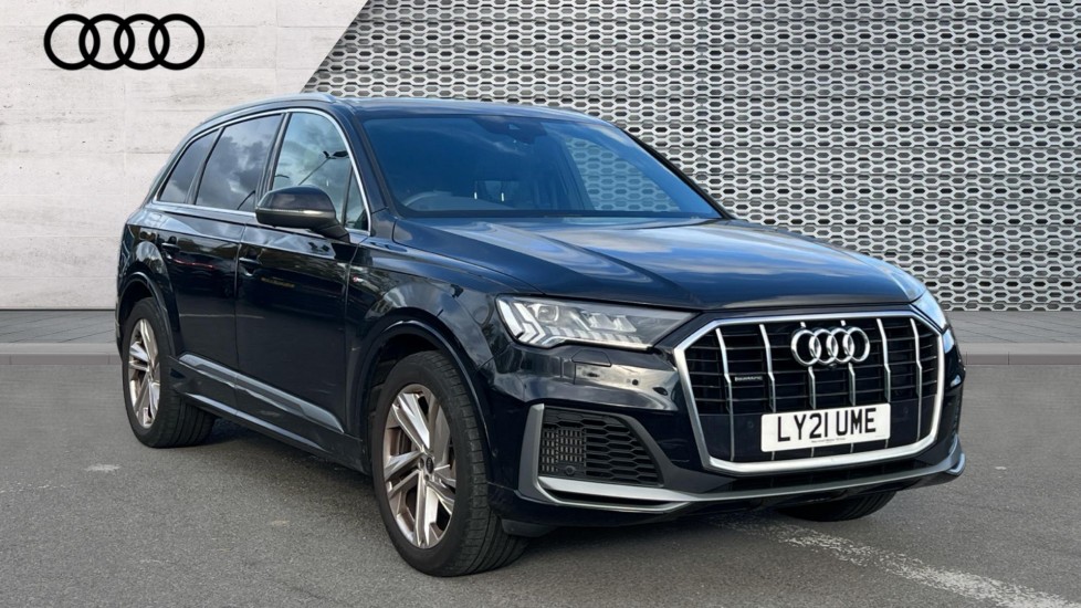 Main listing image - Audi Q7