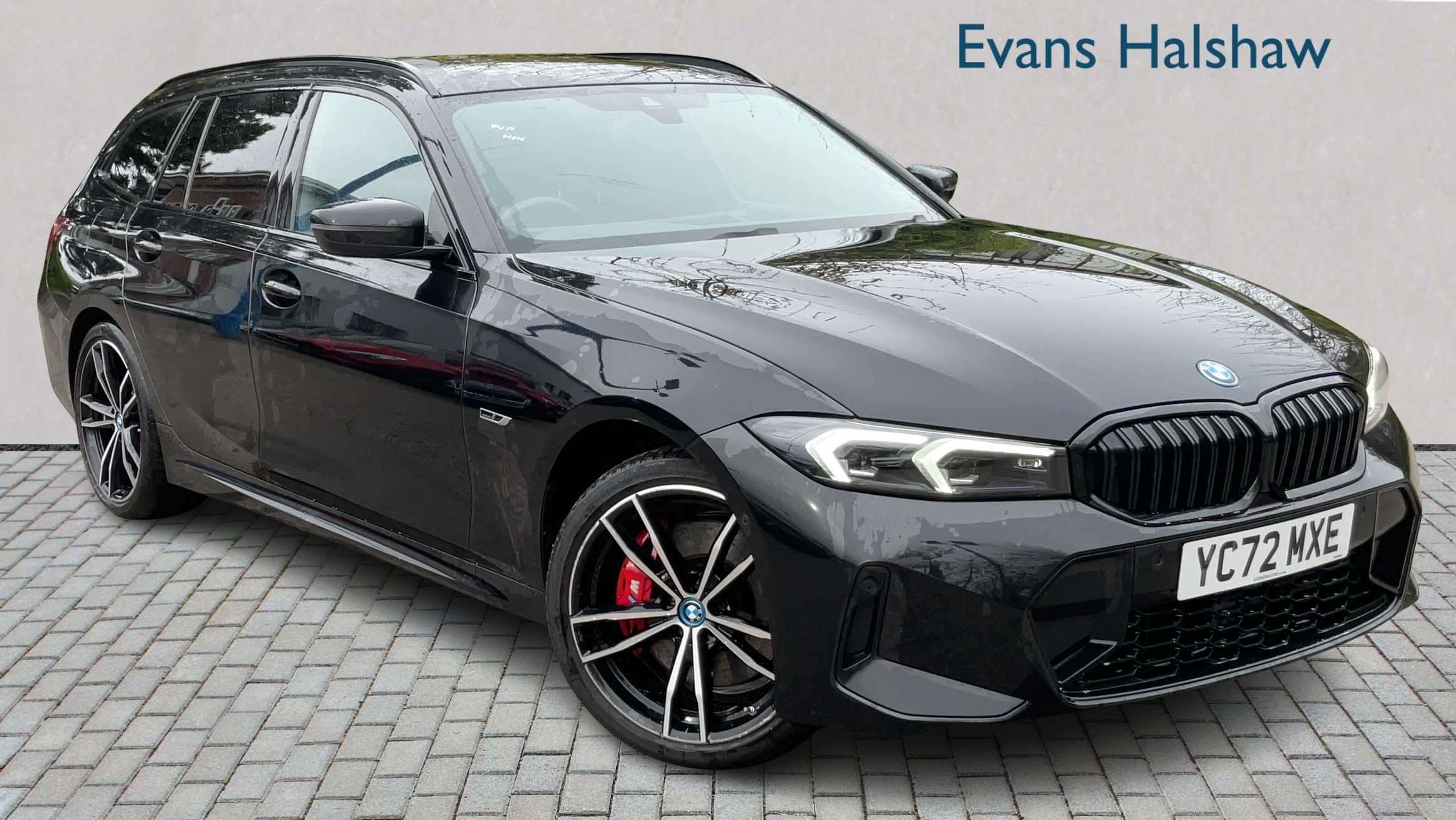 Main listing image - BMW 3 Series Touring