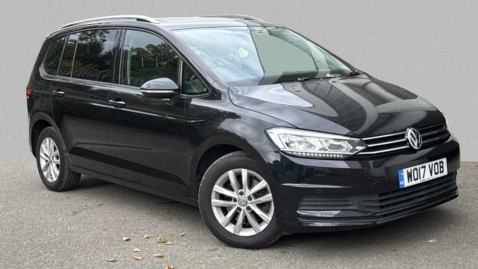 Main listing image - Volkswagen Touran