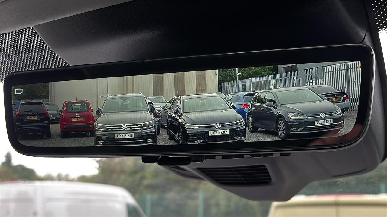 Main listing image - Volkswagen Transporter