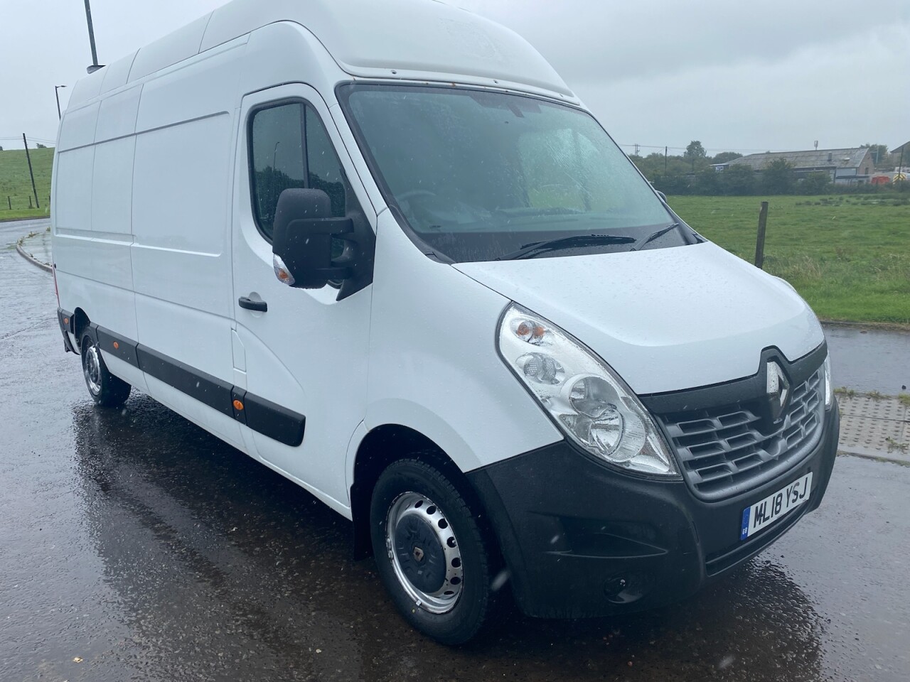 Main listing image - Renault Master