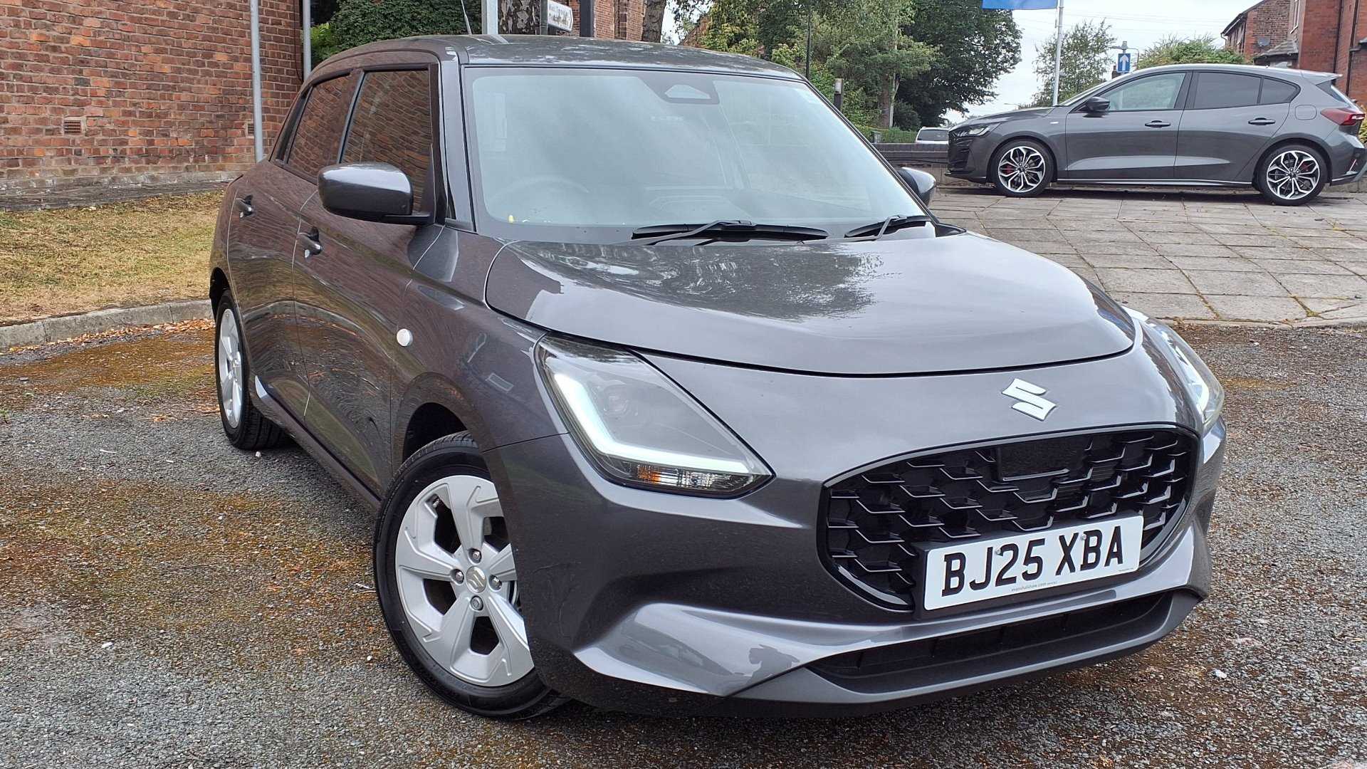 Main listing image - Suzuki Swift