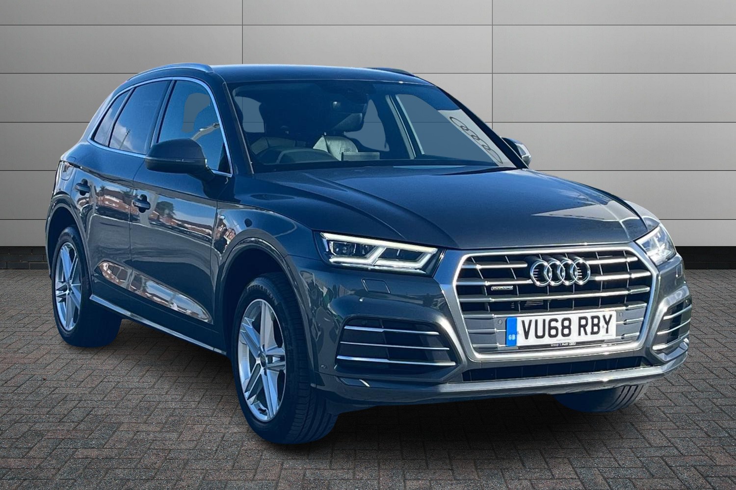 Main listing image - Audi Q5