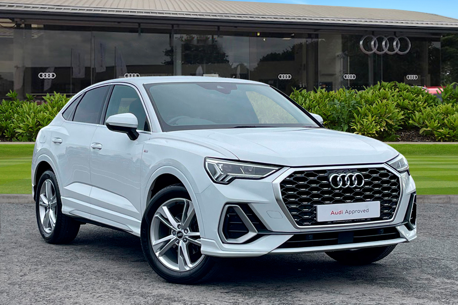 Main listing image - Audi Q3