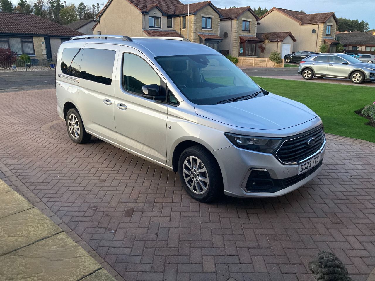 Main listing image - Ford Tourneo Connect