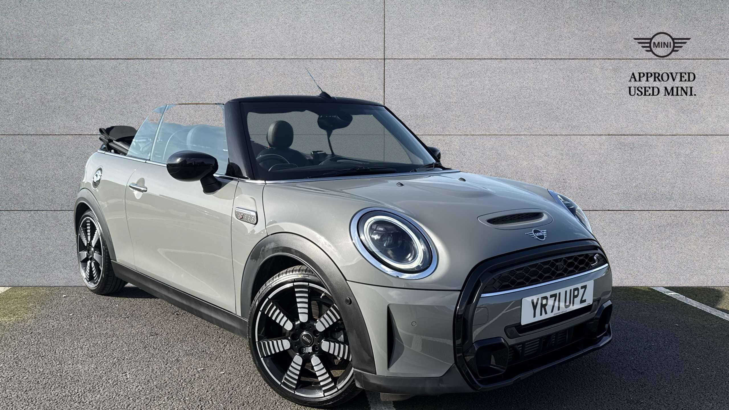 Main listing image - MINI Convertible
