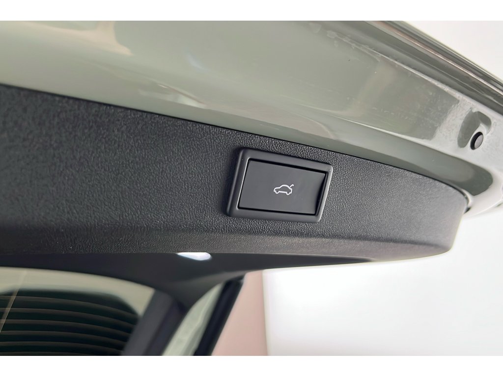 Main listing image - Skoda Superb