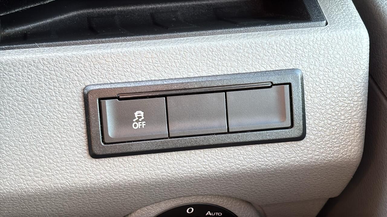 Main listing image - Volkswagen Transporter