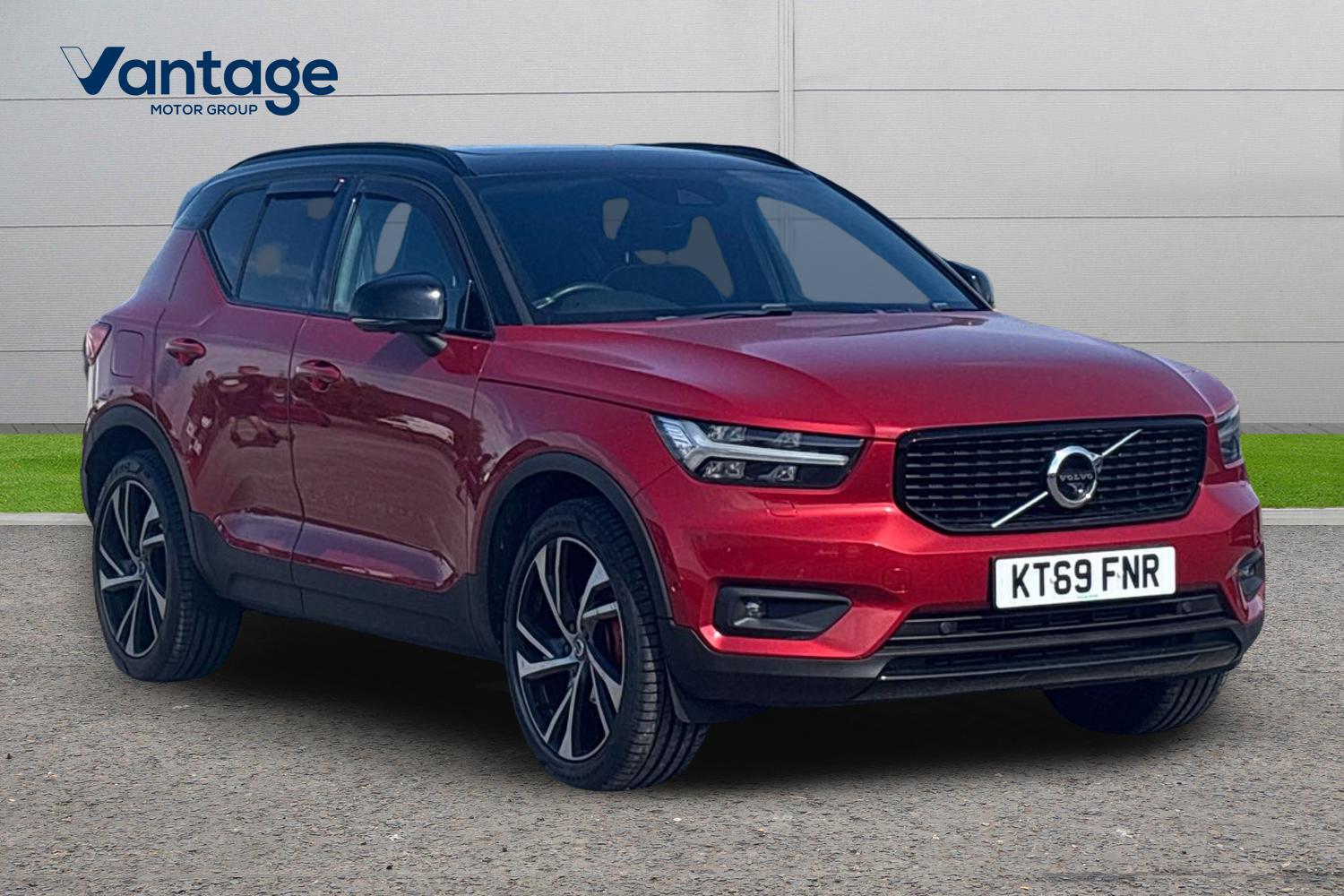 Main listing image - Volvo XC40