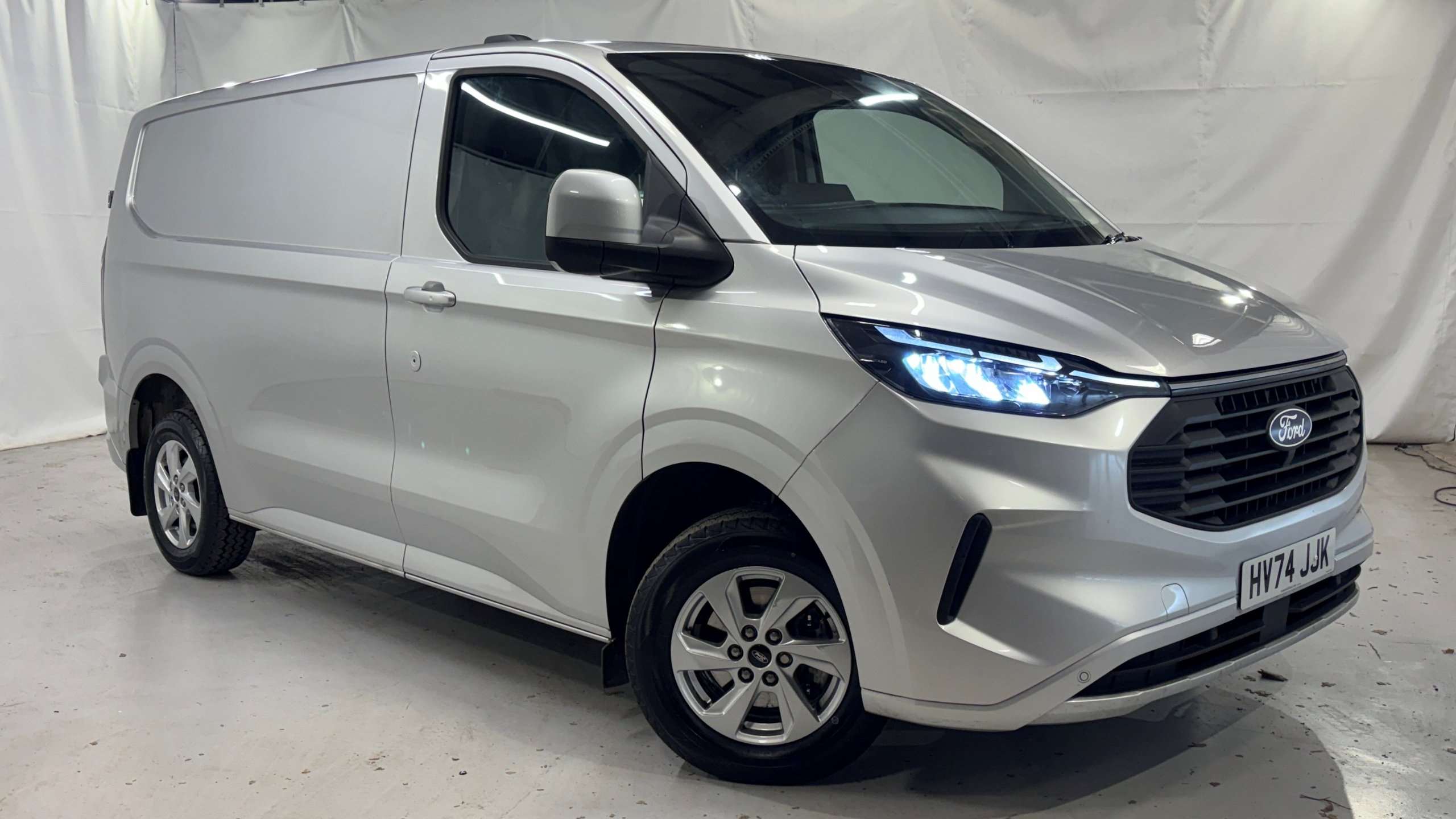 Main listing image - Ford Transit Custom