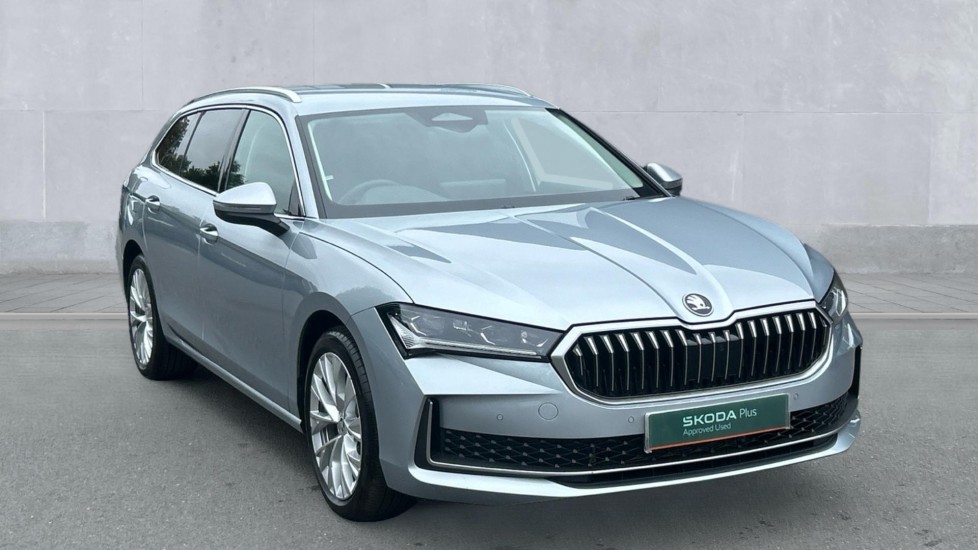 Main listing image - Skoda Superb Estate