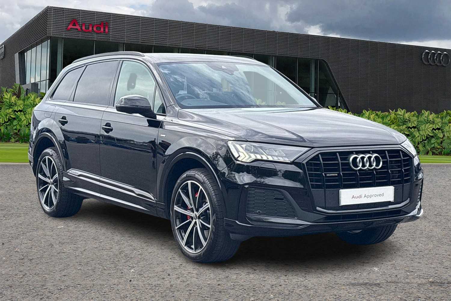 Main listing image - Audi Q7