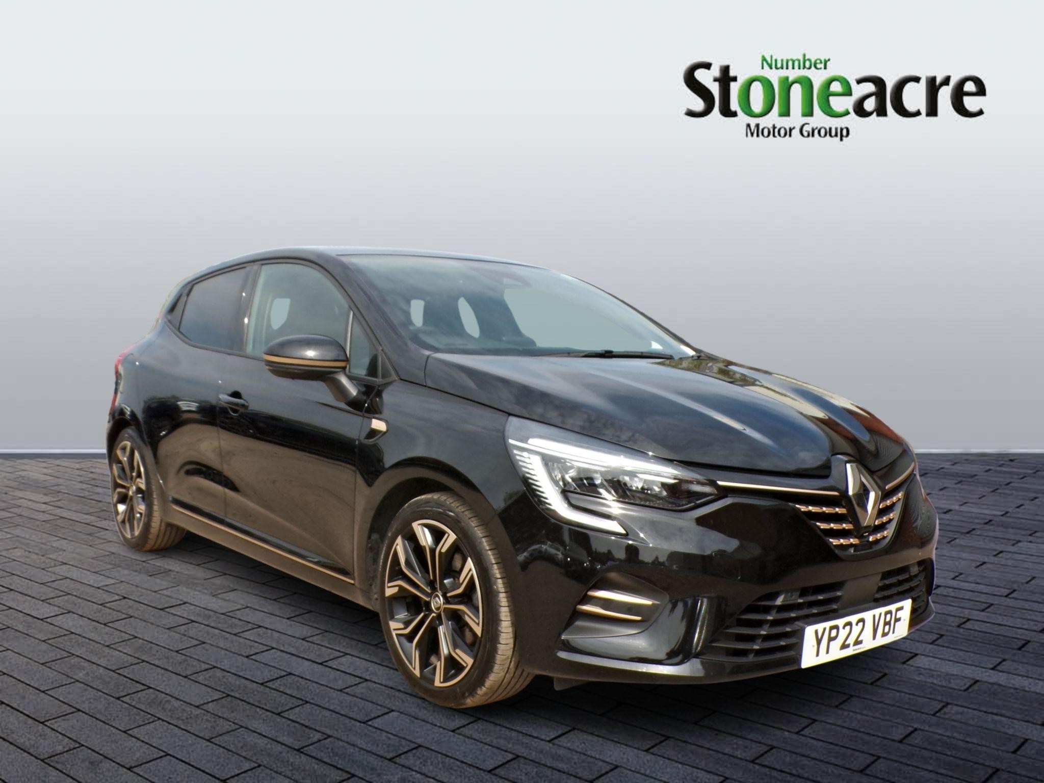 Main listing image - Renault Clio