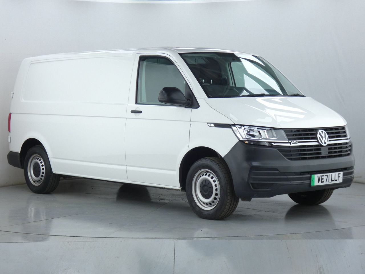 Main listing image - Volkswagen Transporter