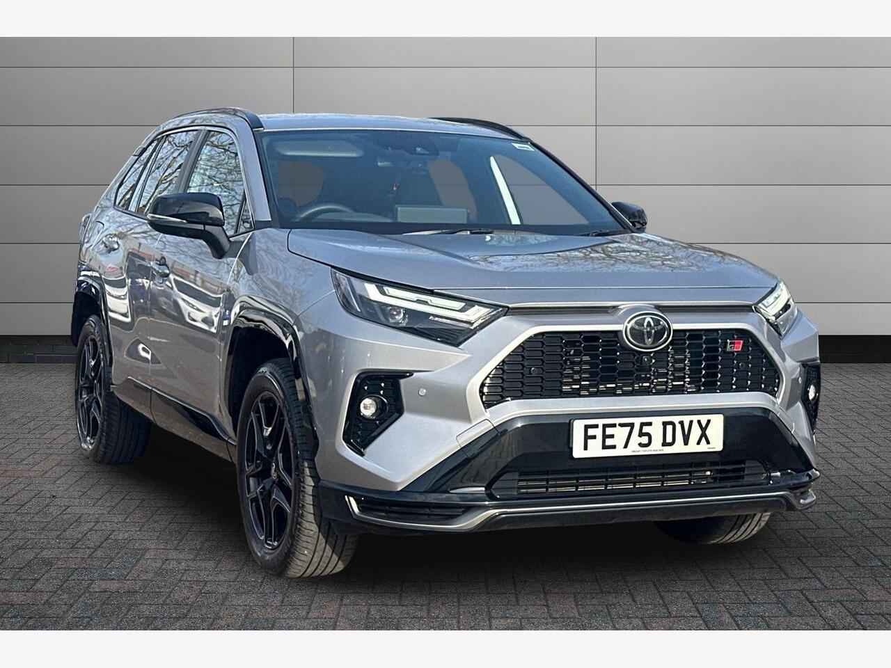 Main listing image - Toyota RAV4