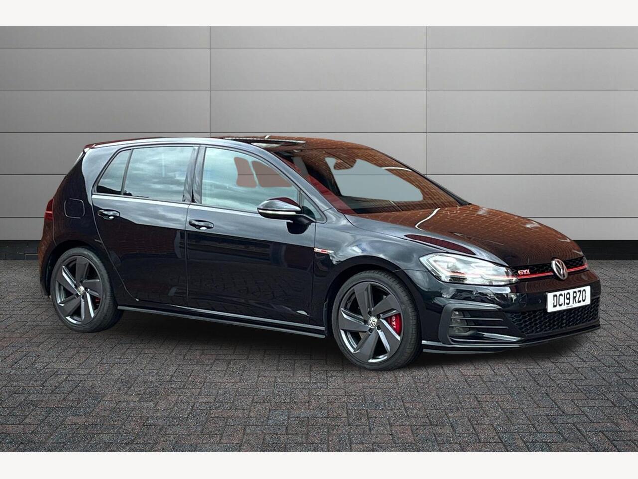 Main listing image - Volkswagen Golf