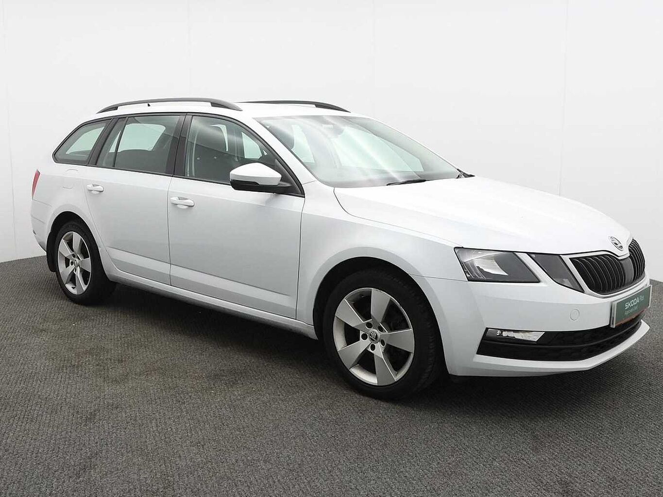 Main listing image - Skoda Octavia Estate